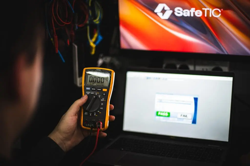 Onsite High Voltage HV Calibration Services Fluke SafeTIC